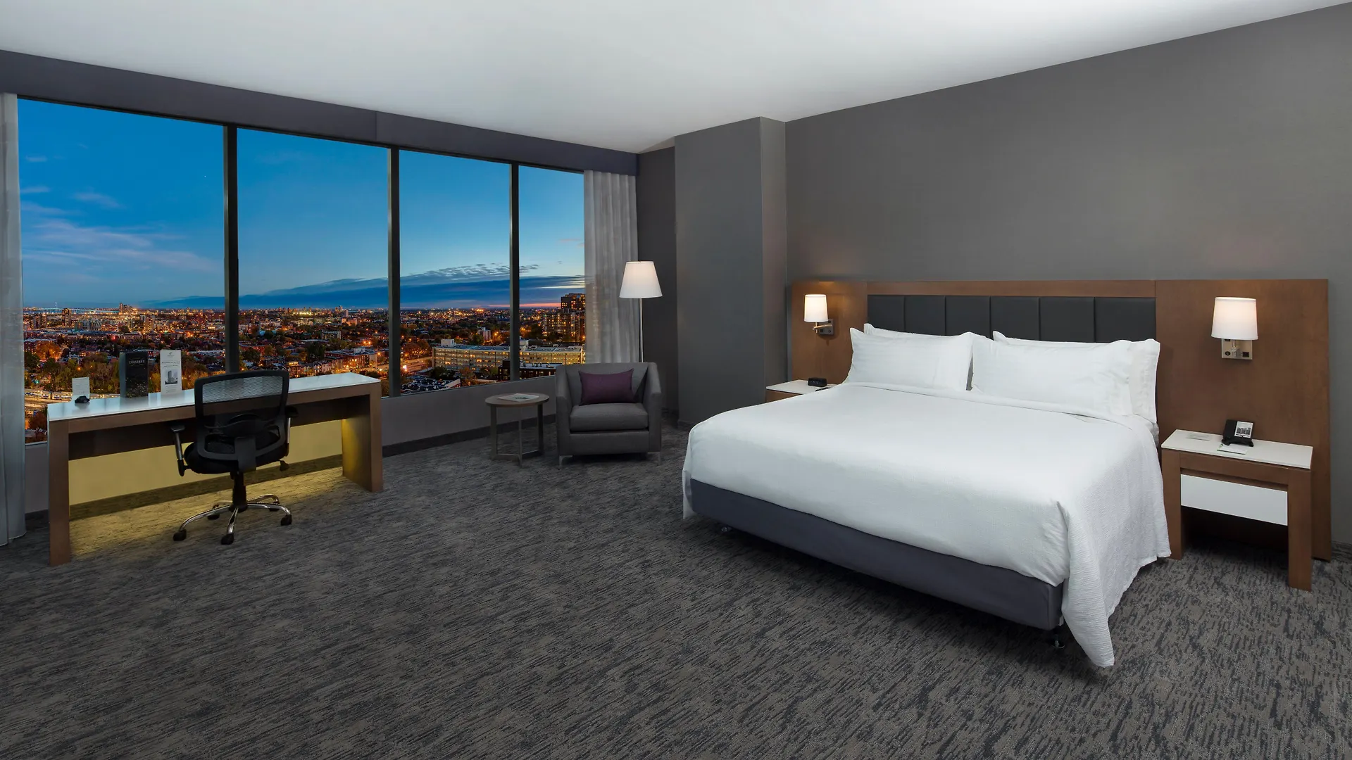 Holiday Inn Hotel & Suites - Montreal Centre-Ville Ouest By Ihg