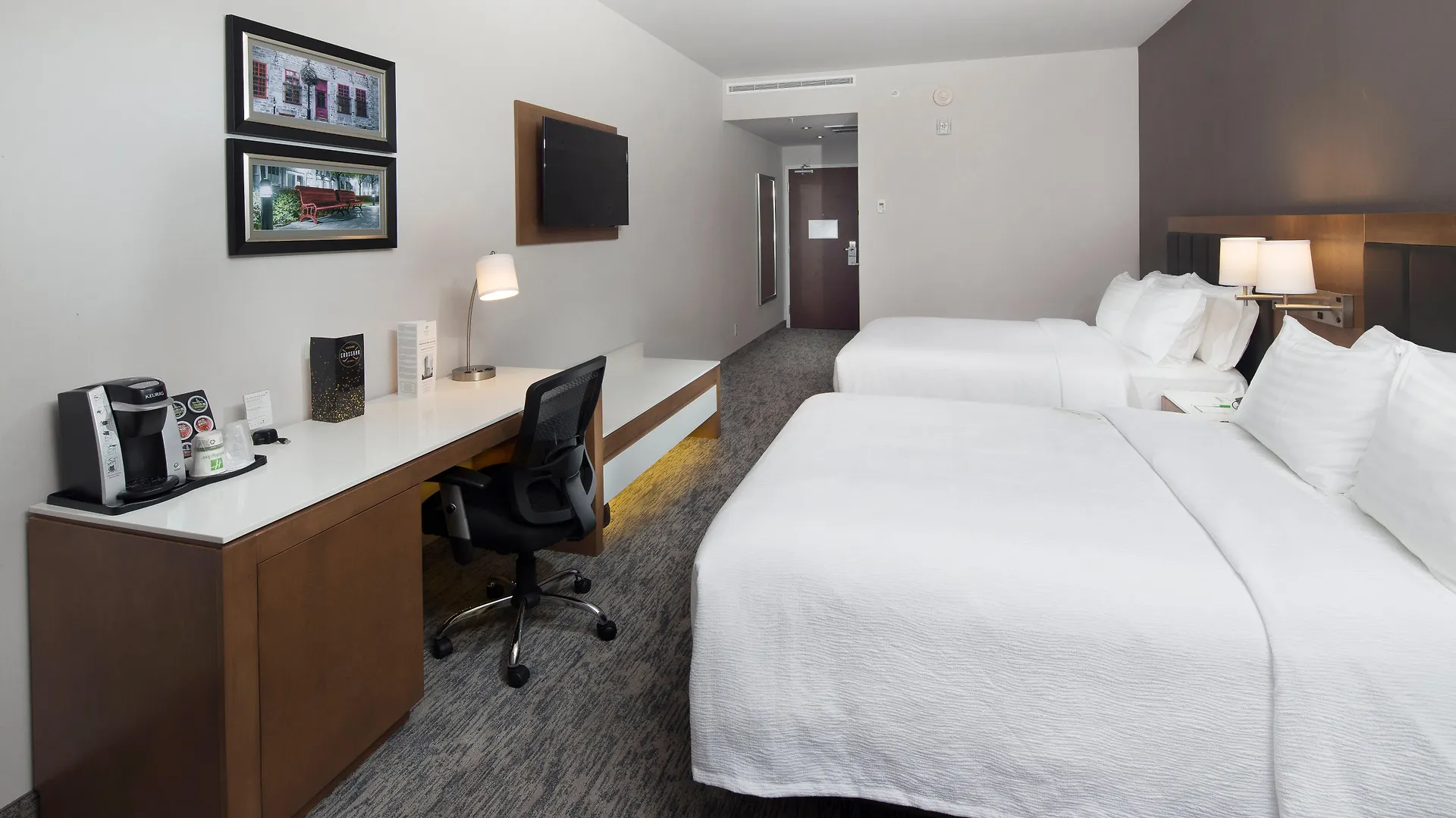 Holiday Inn Hotel & Suites - Montreal Centre-Ville Ouest By Ihg 4*,