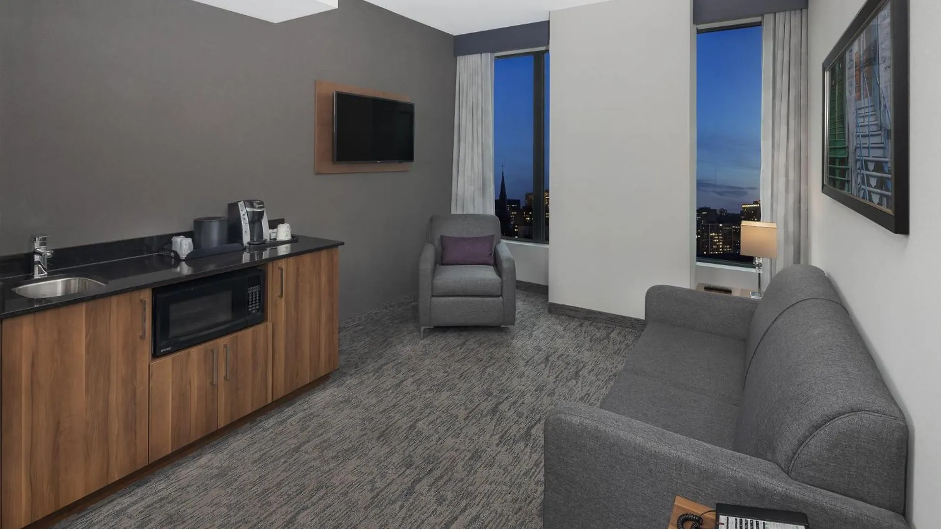 Holiday Inn Hotel & Suites - Montreal Centre-Ville Ouest By Ihg 4*,