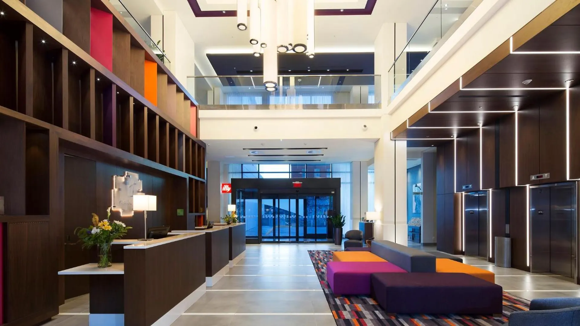 Holiday Inn Hotel & Suites - Montreal Centre-Ville Ouest By Ihg