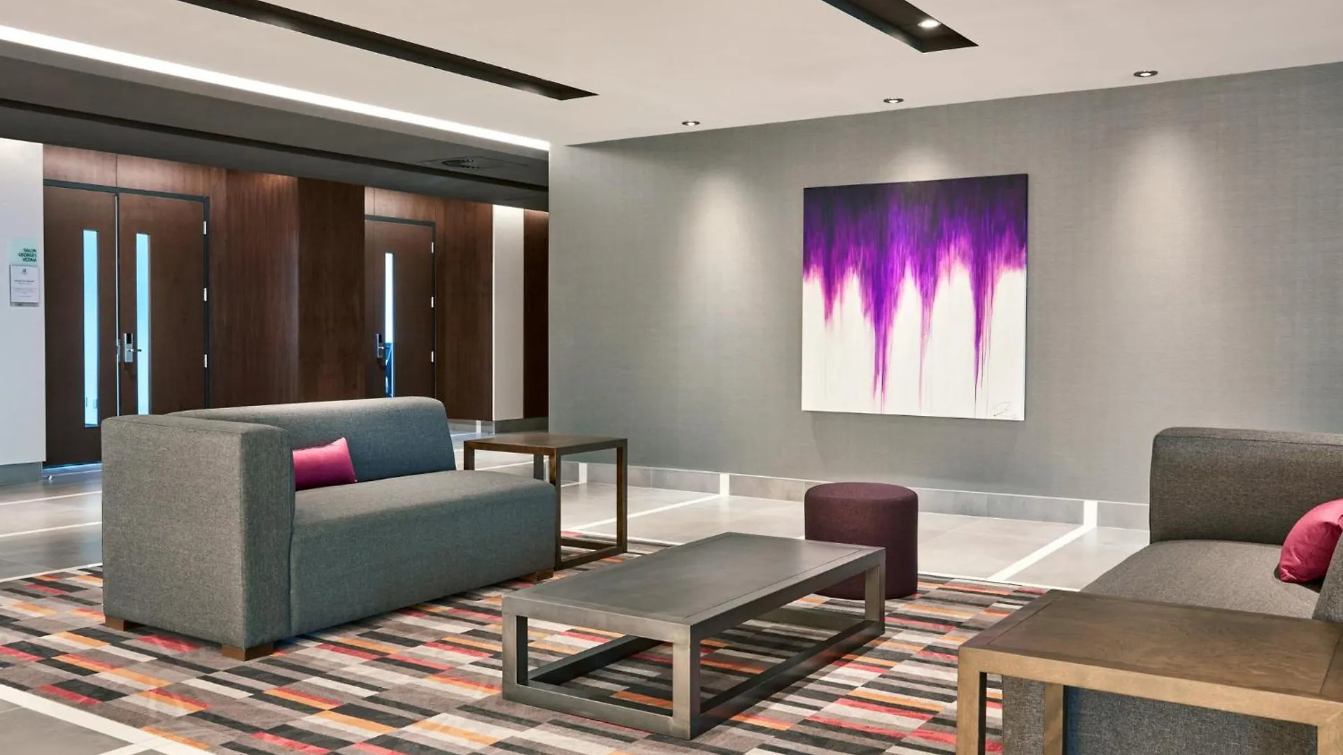 Holiday Inn Hotel & Suites - Montreal Centre-Ville Ouest By Ihg