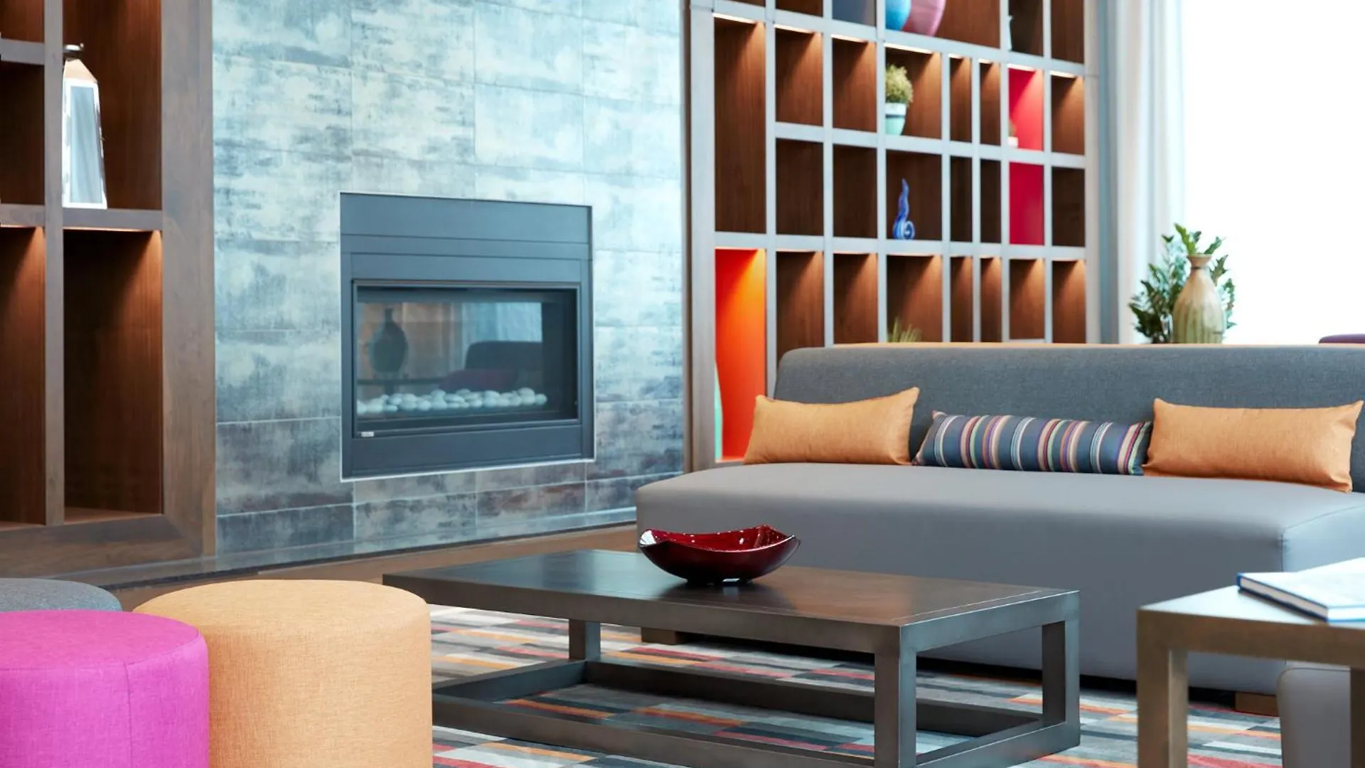 Holiday Inn Hotel & Suites - Montreal Centre-Ville Ouest By Ihg 4*,