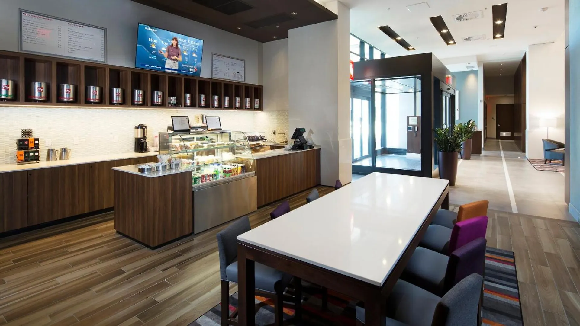 Holiday Inn Hotel & Suites - Montreal Centre-Ville Ouest By Ihg