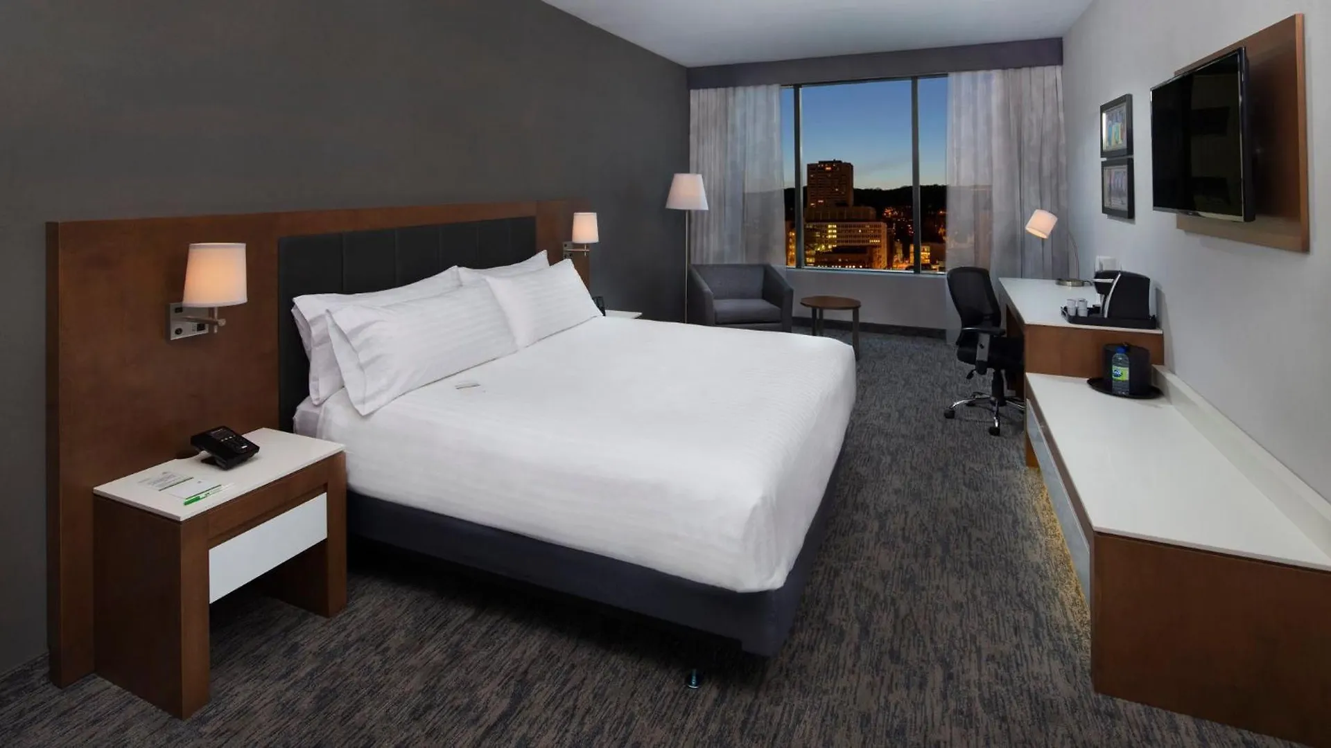 Holiday Inn Hotel & Suites - Montreal Centre-Ville Ouest By Ihg