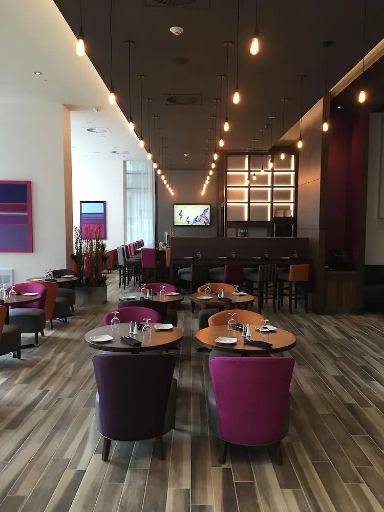 Holiday Inn Hotel & Suites - Montreal Centre-Ville Ouest By Ihg
