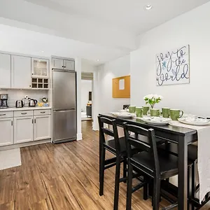  Villa Gorgeous 4 Bedroom Garden Level At West & Ubc Canada