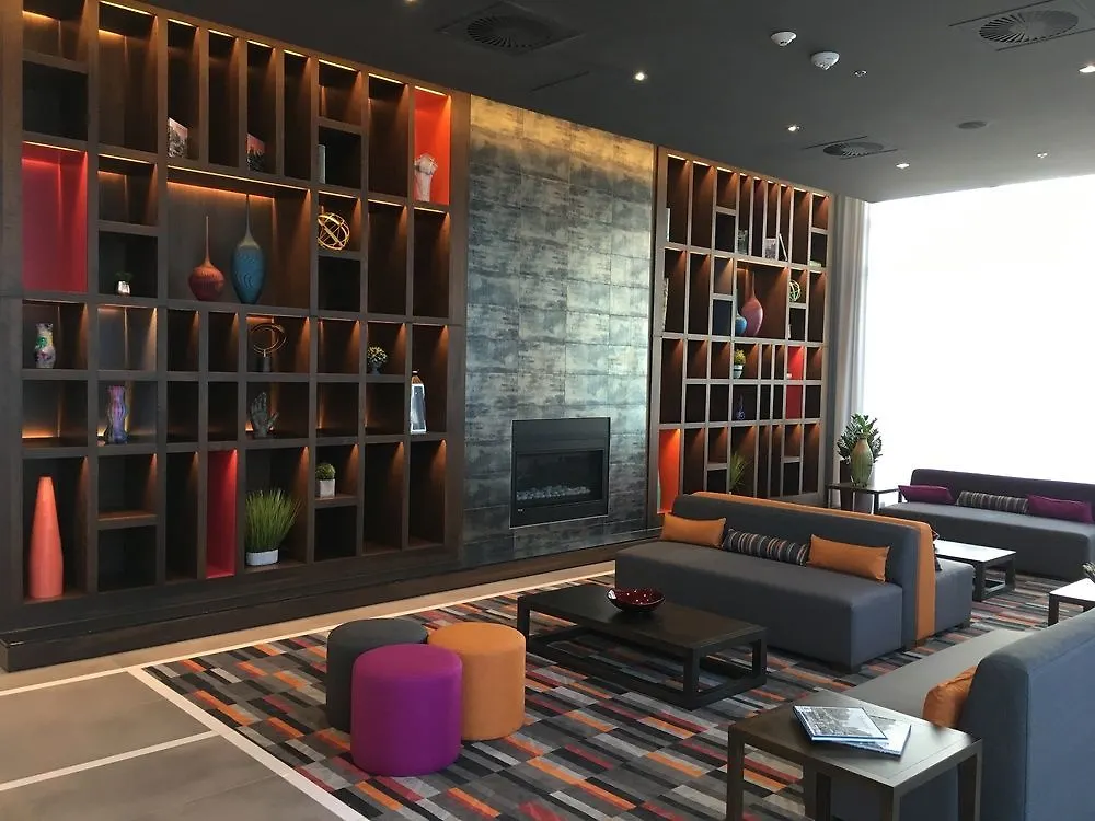 Holiday Inn Hotel & Suites - Montreal Centre-Ville Ouest By Ihg