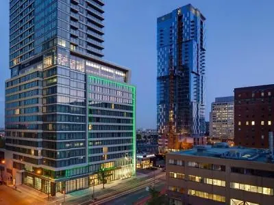 Holiday Inn Hotel & Suites - Montreal Centre-Ville Ouest By Ihg 4*,